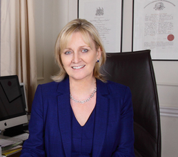 Dr Stephanie Barrett - Consultant Rheumatologist London